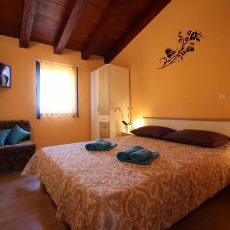 Apartment Ferienwohung Pergola Mit Schone Terrasse, Klimatisiert, Strandnahe, Hunde Willkommen *