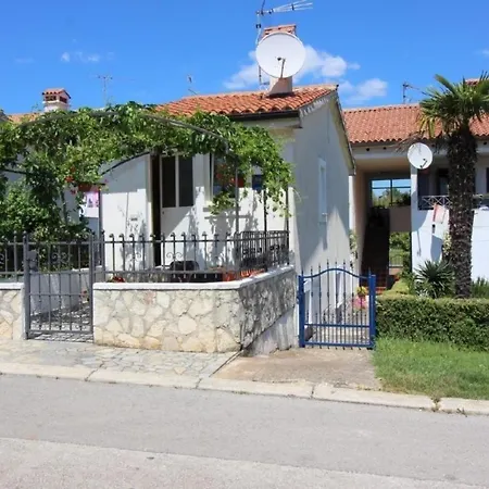 Ferienwohung Pergola Mit Schone Terrasse, Klimatisiert, Strandnahe, Hunde Willkommen Apartment Porec